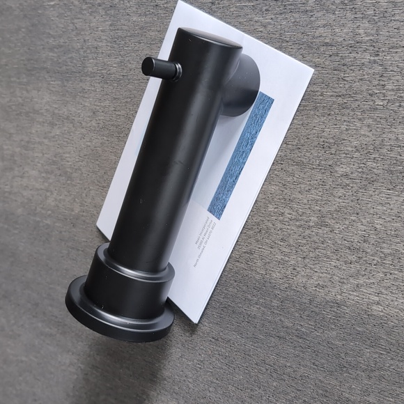 Brand new ! Moen arlys 7 1/2" tub diverter stout mat black bathroom hardware - Picture 1 of 4